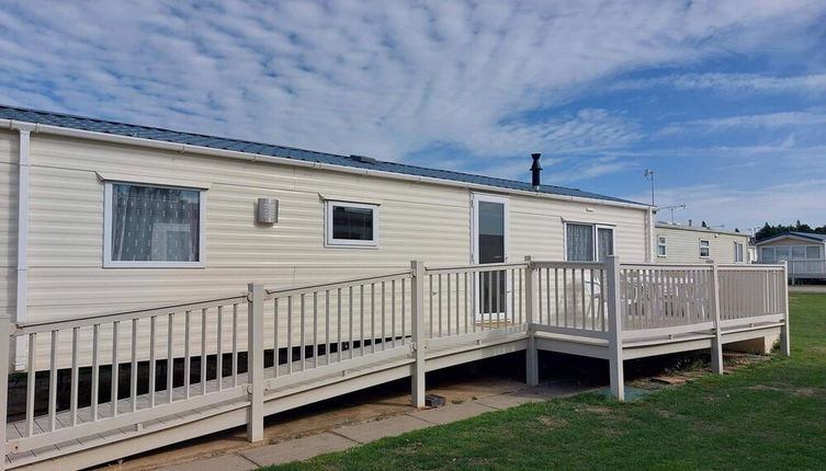 Photo 1 - 2 Bedroom Caravan in Hunstanton Dogs go Free