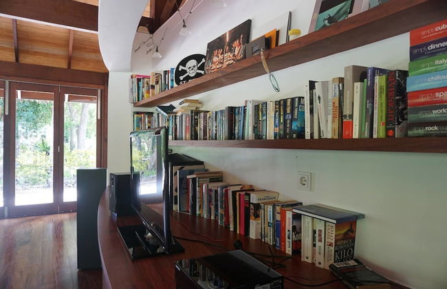 Vanuatu Uncharted Sport Fishing Lounge - Photo 39