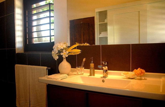 Vanuatu Uncharted Sport Fishing Lounge - Photo 17