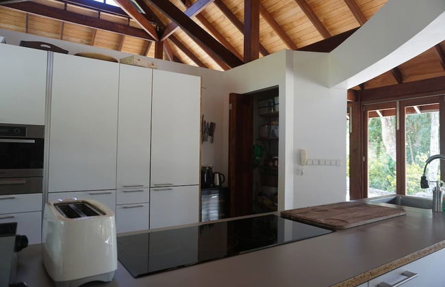 Vanuatu Uncharted Sport Fishing Lounge - Photo 10