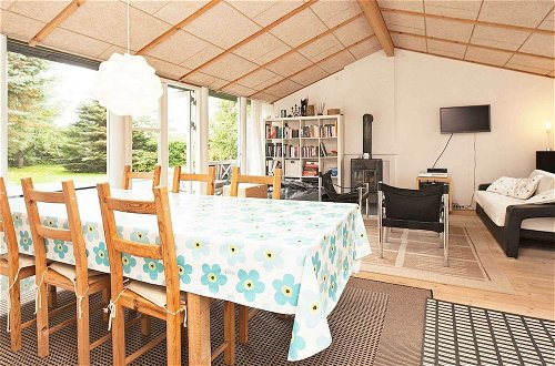 Photo 13 - 6 Person Holiday Home in Dronningmolle