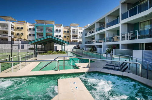 Photo 4 - 2BR Coolum Beach Rooftop Terrace Spa Tennis Pool