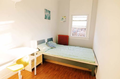 Photo 2 - 2 Bedroom Apartment near Kensington Market - Unit 10