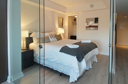 Photo 31 - WhiteHall Suites- Yorkville