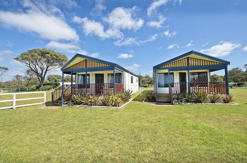 Photo 23 - Acclaim Rose Gardens Beachside Holiday Park