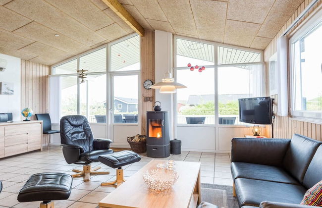 8 Person Holiday Home in Tarm - Foto 10