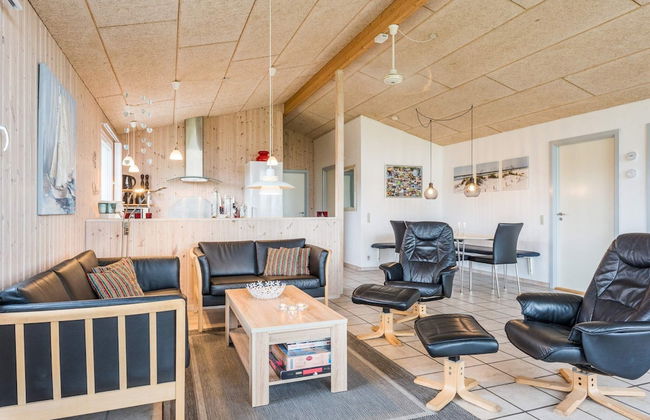 8 Person Holiday Home in Tarm - Foto 5