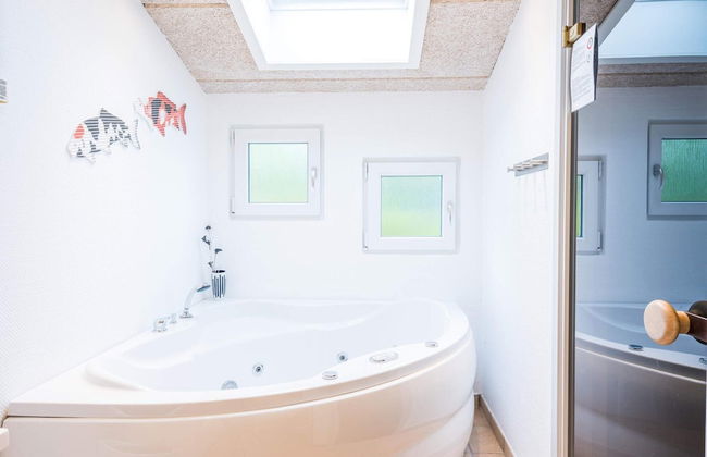 8 Person Holiday Home in Tarm - Foto 3