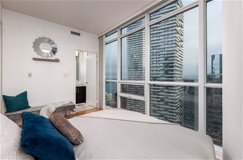 Photo 7 - QuickStay - Elegant & Modern Condo, CN Tower Views