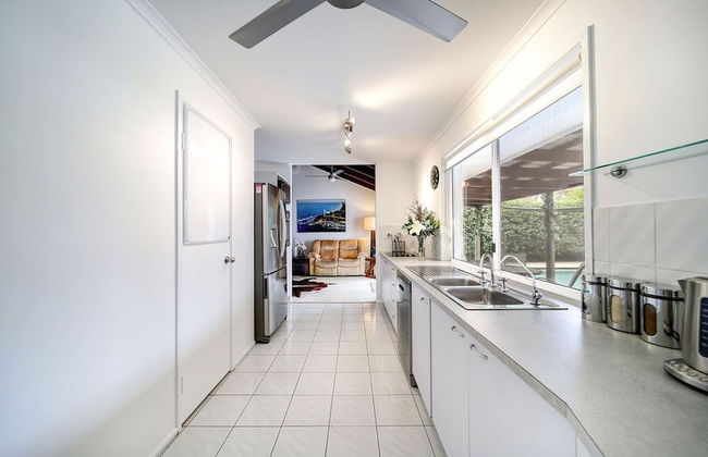Best Location Welcoming Home - Photo 4
