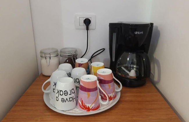Taste of the Mediterranean- Artist 's Apartment - Foto 9