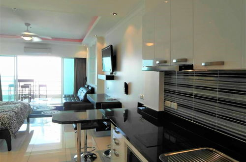 Photo 13 - View Talay 8 Large Studio Apartment With sea View Pattaya