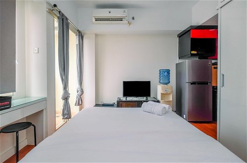 Photo 3 - Comfortable Studio Apartment At Margonda Residence 3