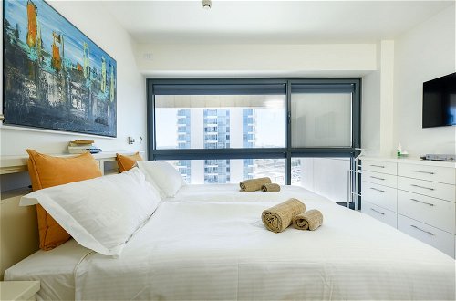 Foto 6 - Deluxe 2 Bedroom Apartment in Herzylia