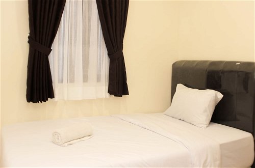 Photo 5 - Luxury And Comfy 2Br At Meikarta Apartment