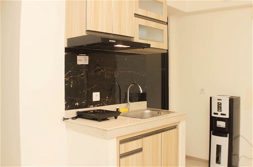 Photo 10 - Luxury And Comfy 2Br At Meikarta Apartment