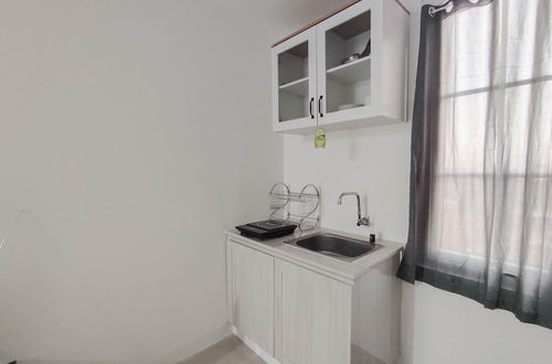 Photo 6 - Good Deal 1Br At Paltrow City Apartment