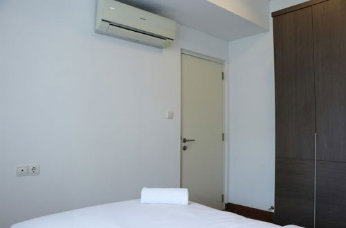 Photo 11 - Spacious And Modern 3Br Apartment At Simprug Park Residences