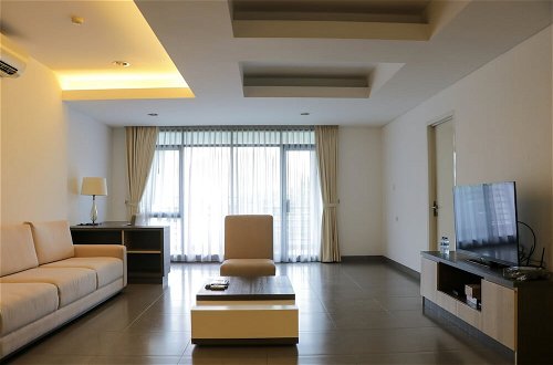Photo 16 - Spacious And Modern 3Br Apartment At Simprug Park Residences
