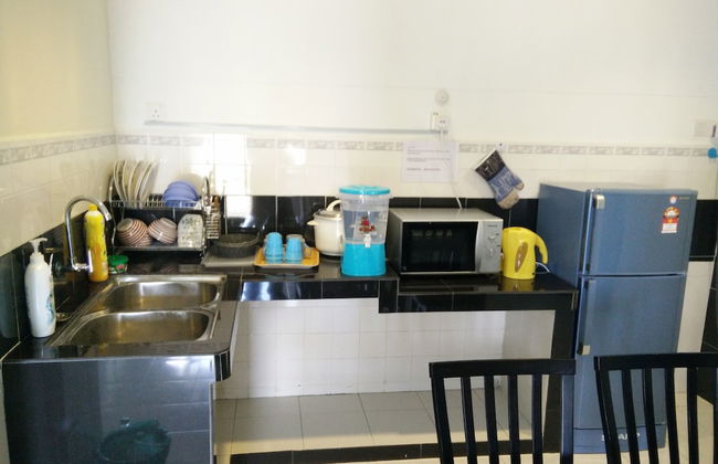 H&A Guest House - Photo 9