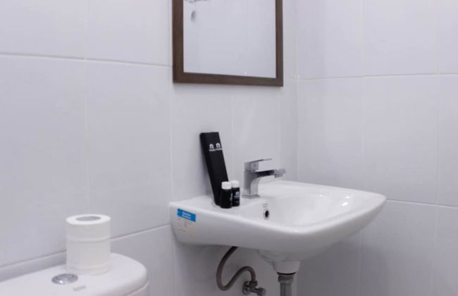 Great Location Studio Room At Patraland Urbano Apartment - Foto 5