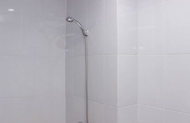 Great Location Studio Room At Patraland Urbano Apartment - Foto 7