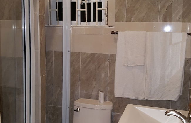 Dream Vacation ST Catherine Jamaica - Guest Suites for Rent in Spanish Town - Photo 12