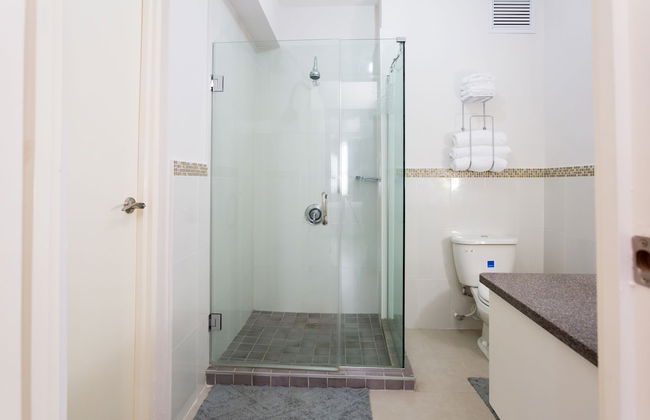 Kingston Luxury Guest Apt at Sullivan - Photo 14