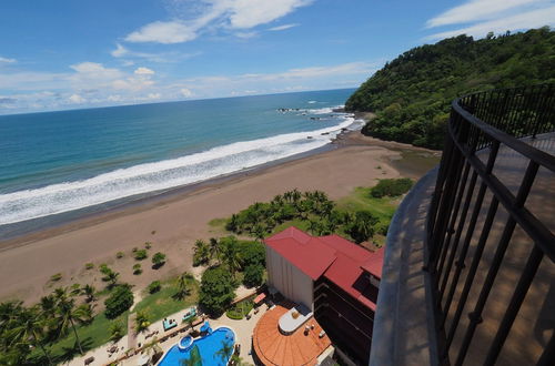 Photo 41 - Luxury Oceanfront Penthouse