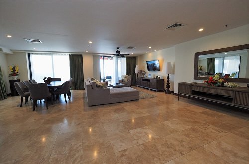 Foto 5 - Luxury Oceanfront Penthouse