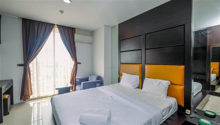 Foto 1 - Cozy Living Studio Apartment Mangga Dua Residence Near Itc Mall