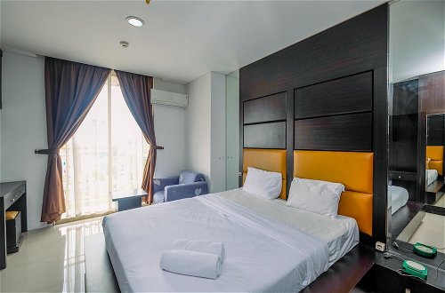 Foto 1 - Cozy Living Studio Apartment Mangga Dua Residence Near Itc Mall