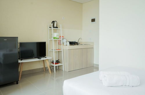 Photo 2 - Nice Studio Apartment At B Residence