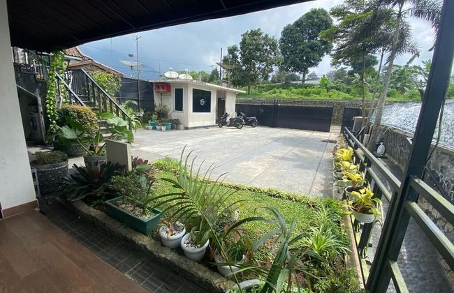 Avilla Resort Puncak - Foto 19