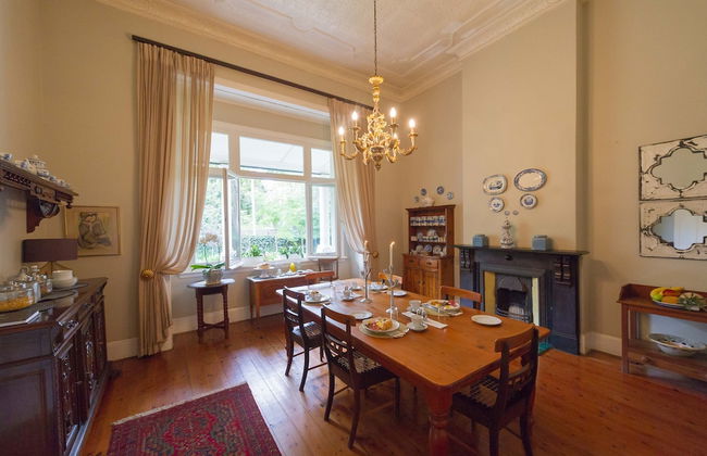 Lovely Guesthouse in Pretoria Welcoming you on a Spacious Room With Breakfast - Photo 17