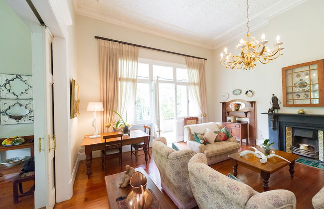 Lovely Guesthouse in Pretoria Welcoming you on a Spacious Room With Breakfast - Photo 7