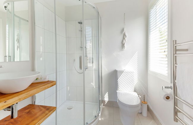 Eight on Church Waiheke Accommodation - Photo 11