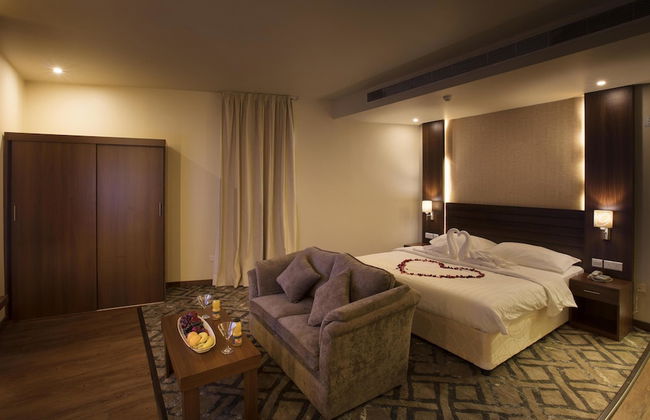 Lily Hotel Suite Mubarraz - Foto 10