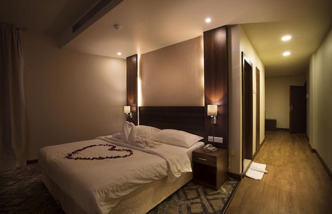 Lily Hotel Suite Mubarraz - Foto 9