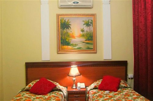 Photo 7 - Sufara Hotel Suites