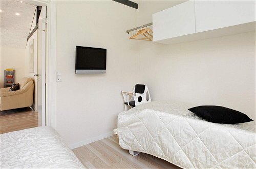 Foto 2 - 6 Person Holiday Home in Hals