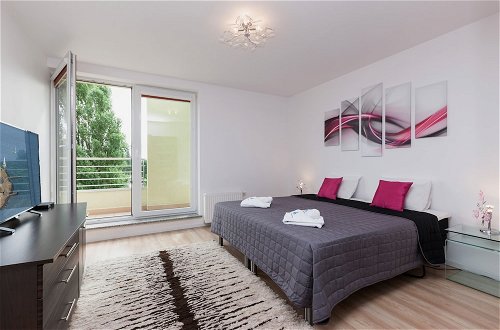 Photo 11 - Riverside Apartments by Renters