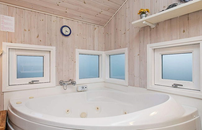6 Person Holiday Home in Otterup - Foto 3