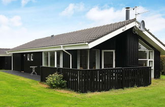 Photo 1 - 8 Person Holiday Home in Hjorring