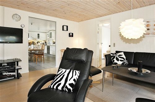 Photo 18 - Luxury Holiday Home in Hadsund near Sea