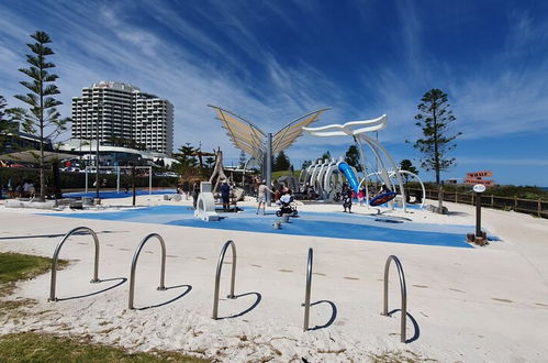 Photo 52 - Scarborough Beach Front Resort Shell 13