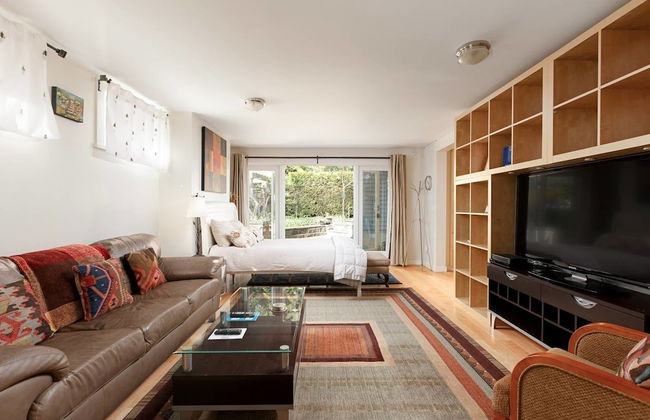 Private and Cozy Home in Kerrisdale - Foto 1
