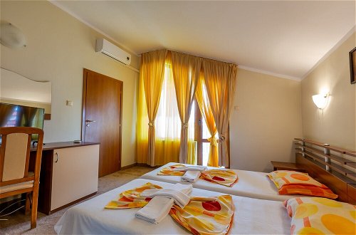 Photo 8 - 1 Bedroom Apartment in Dafinka Guest House