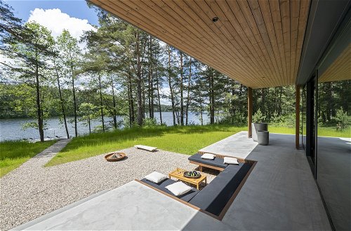 Photo 20 - The Lake. Unique Waterfront Villa