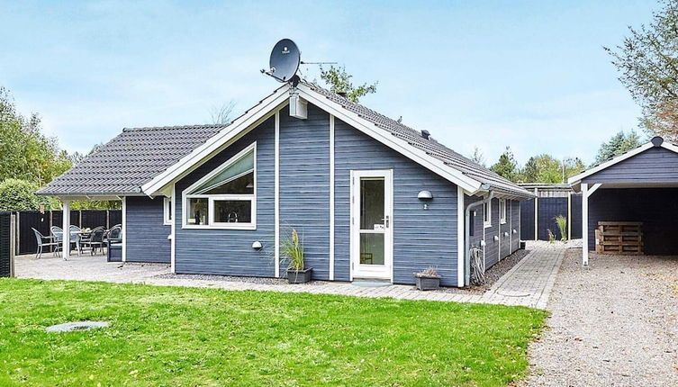 Foto 1 - 6 Person Holiday Home in Store Fuglede